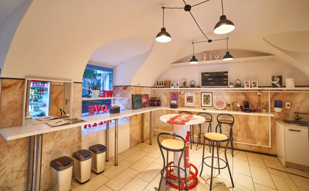 Interno di Pronto Pizza Muralto